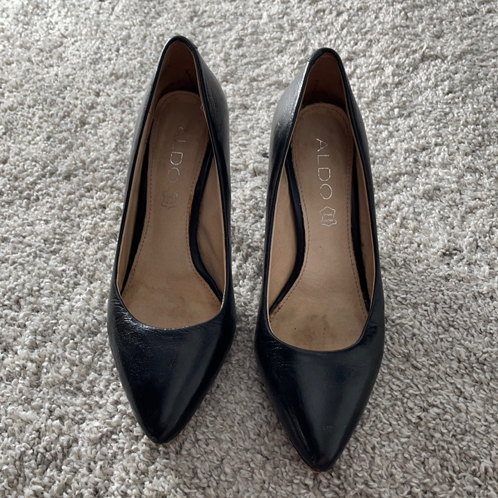 Aldo closed toe black pumps